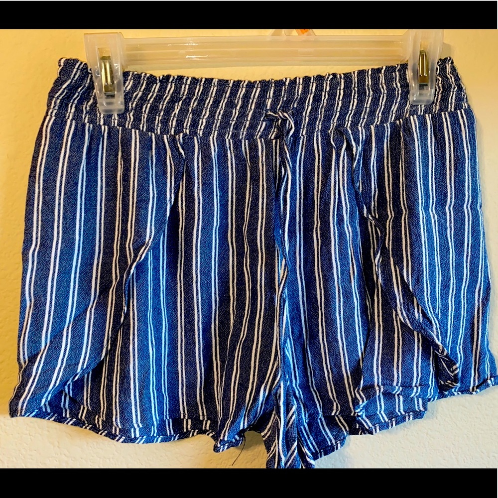 American Eagle Flowy Shorts
